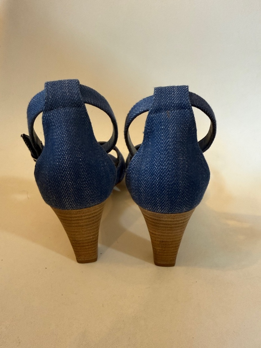 Manolo Blahnik Denim Blue Strappy Heeled Sandals 37 or 7 - Picture 4 of 11